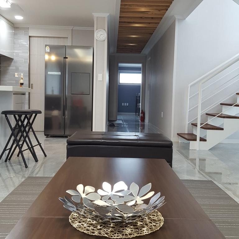 Oh Happy Day Jeju Villa Exterior photo
